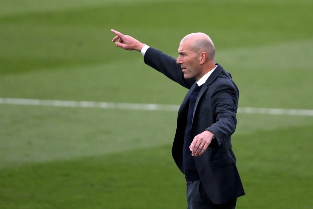 Zidane sắp ngồi ghế nóng tuyển Pháp